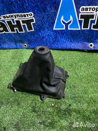 Кожух ручки кпп Mazda 6 GG L3 2006