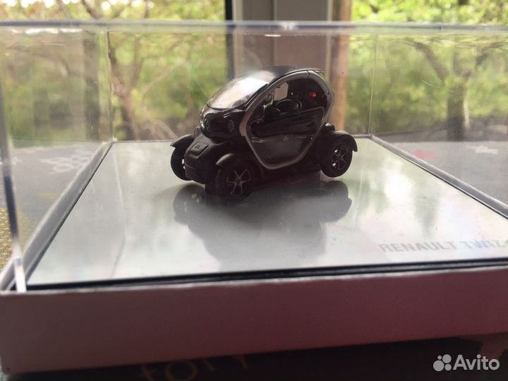 Моделька Renault Twizy