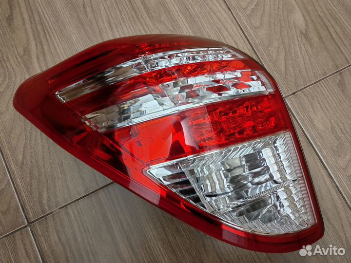 Задний фонарь (правый, левый) RAV4 3 поколения