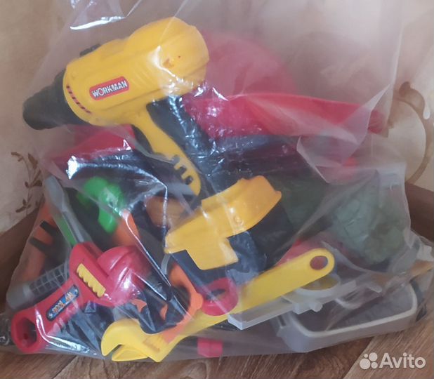 Пакет игрушек для мальчика. Коробка конструктора