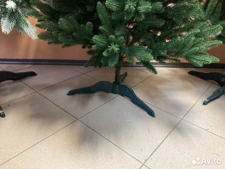 Ёлка исскуственная 