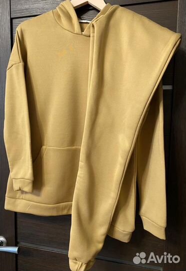 Спортивный костюм женский