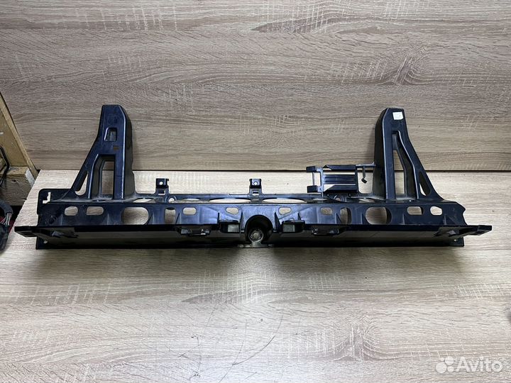 Кронштейн заднего бампера BMW X5 E70 2007-2013