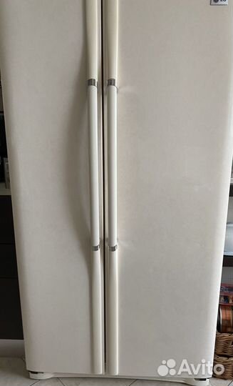 Холодильник LG. Side by side