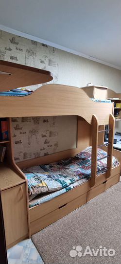 Двухъярусная кровать