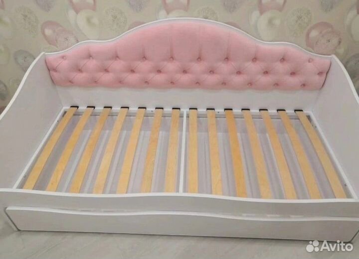 Детская кровать с ящиком или дополнительным местом