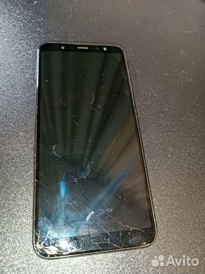 Samsung Galaxy A6, 4/32 ГБ