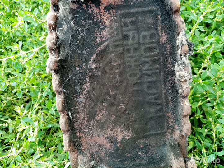 Старинный угольный утюг