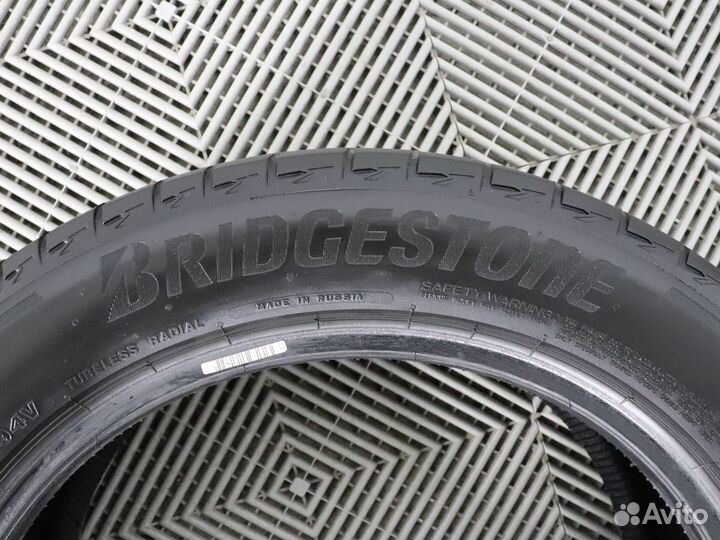 Bridgestone Turanza T005 215/55 R17