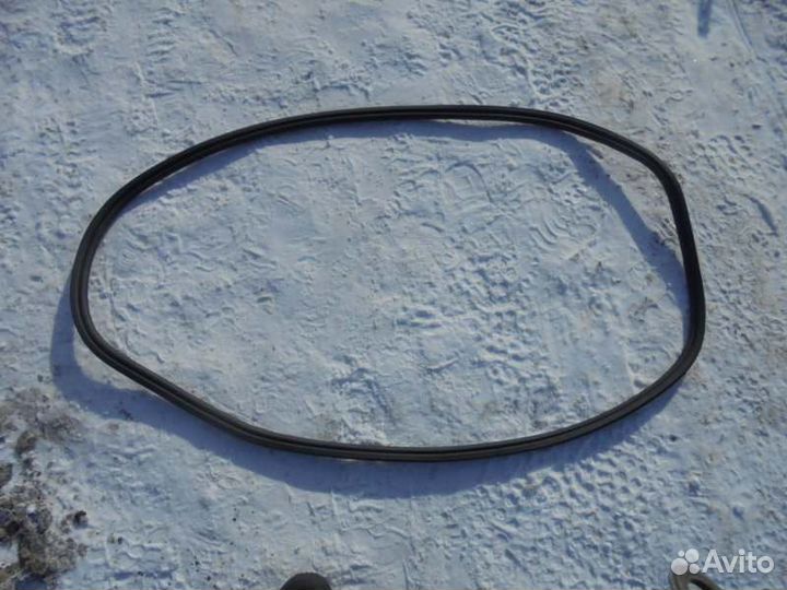 Уплотнительная резинка багажника Bmw 3-Series E90