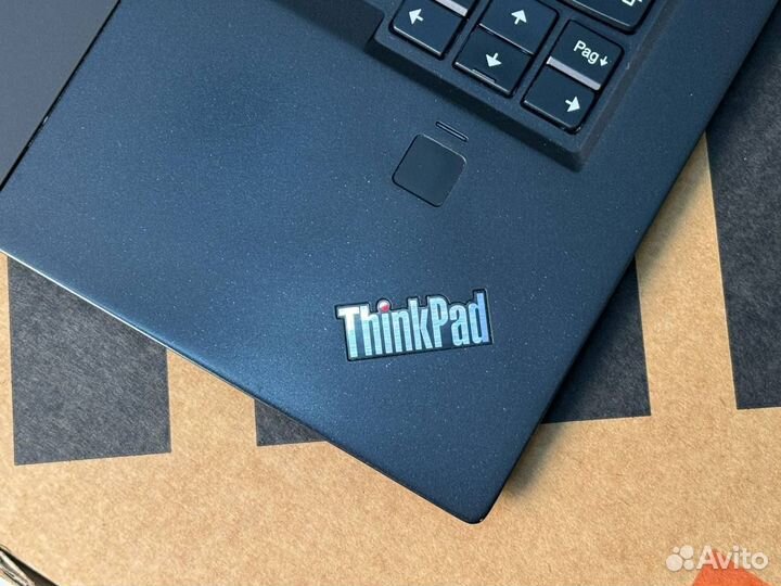 Ноутбук Lenovo ThinkPad X1 Carbon Gen 4 i5