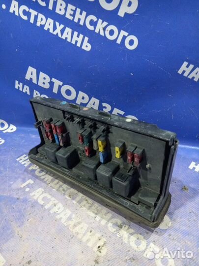 Блок предохранителей под капот Ваз Лада 2105 седан
