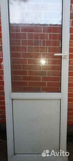 Пластиковая дверь балконная бу