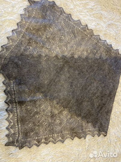 Пуховый платок палантин