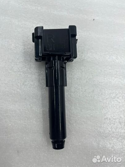 Омыватель фар передний правый Toyota Camry V70