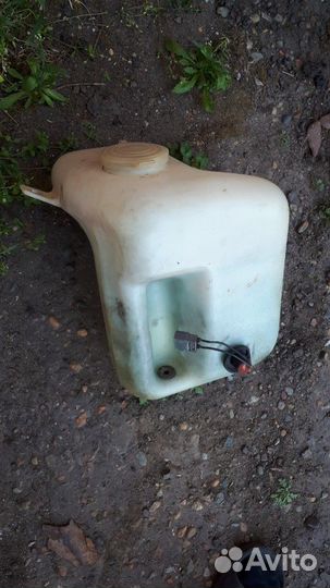 Бачок Сааб 9000