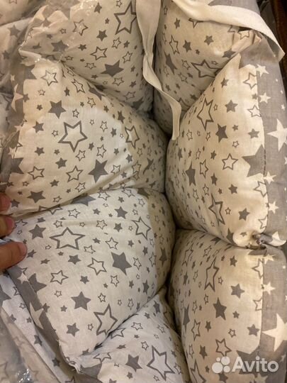 Подушечки на бортики кроватки