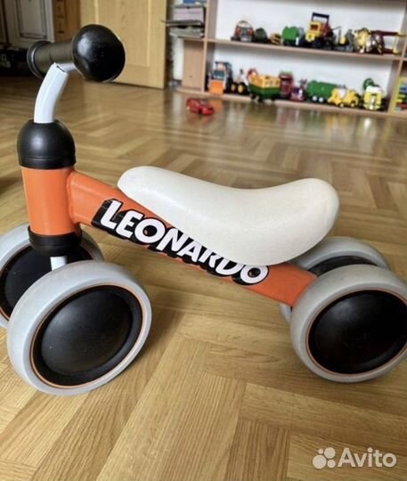 Беговел детский трехколесный