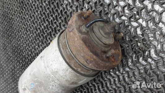 Стойка передняя правая land rover discovery 3 (DML