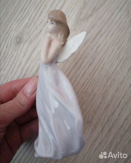 Фарфоровая статуэтка «ангел»