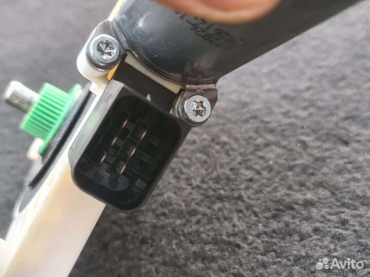 Мотор Стеклоподъемника правый Mercedes W205 coupe