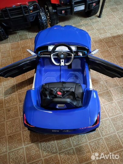 Электромобиль BMW i4 новый