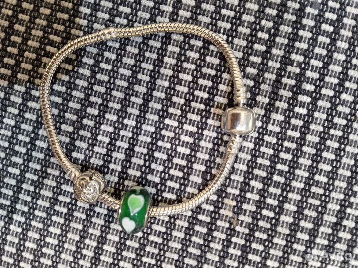 Браслет с шармами