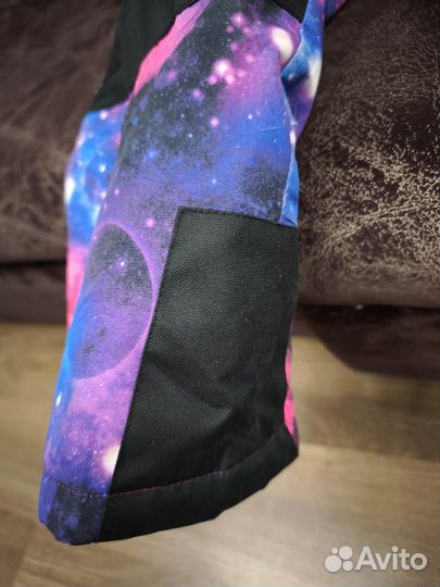 Продам горнолыжный комбинезон для девочки 134-140