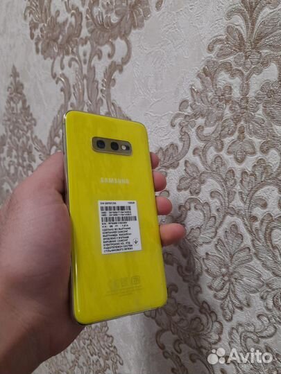 Samsung Galaxy S10e, 6/128 ГБ