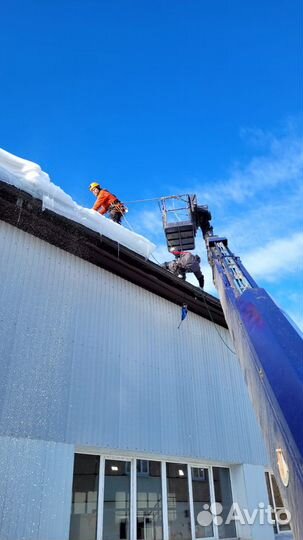 Уборка снега, чистка сосулек и наледи с крыш
