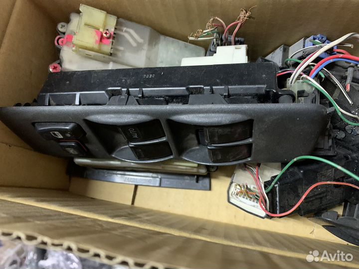 Блок управления стеклоподъемниками Toyota BB ncp