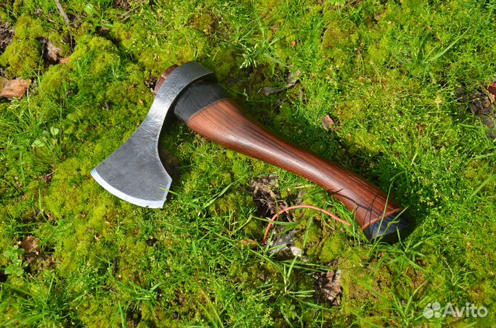 Кованый топор универсальный компактный