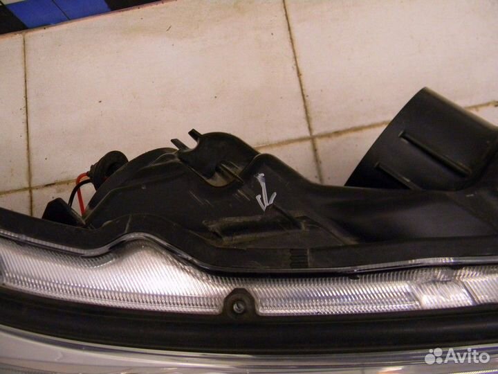 Фара правая Highlander III 2013