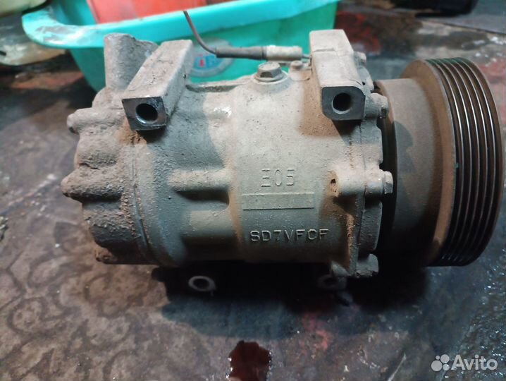 Компрессор кондиционера Renault Logan