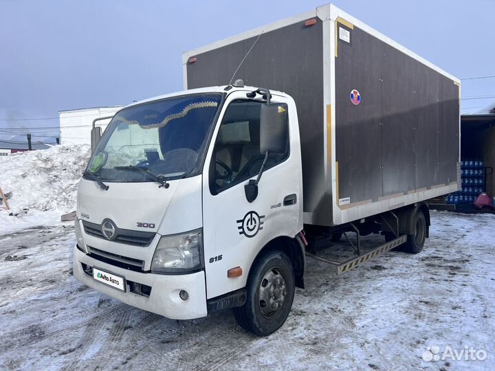 Промтоварный фургон 20 м³ Hino 300 (Dutro), 2012