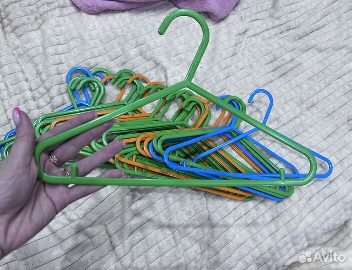 Вешалки для детский вещей