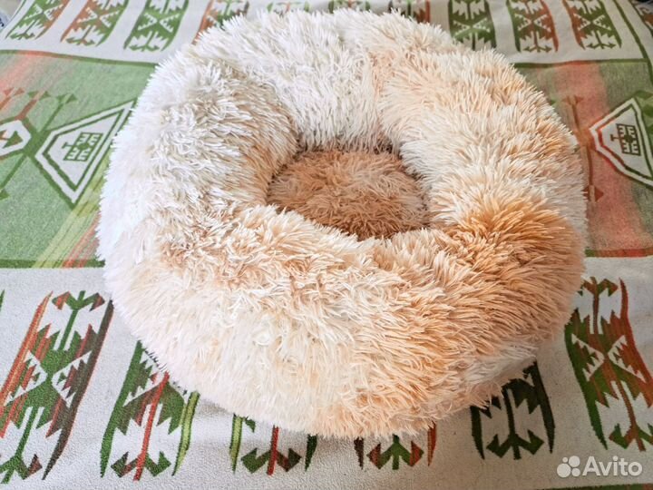 Лежанка для кошки новая