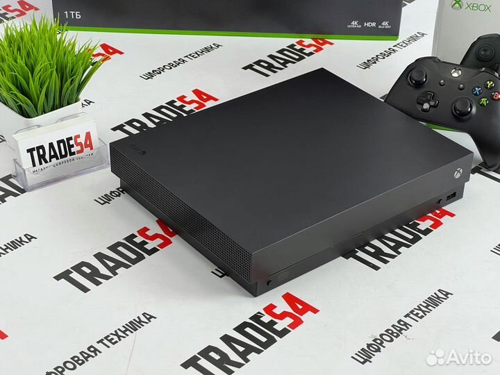 Xbox One X 2 Геймпада 500 Игр