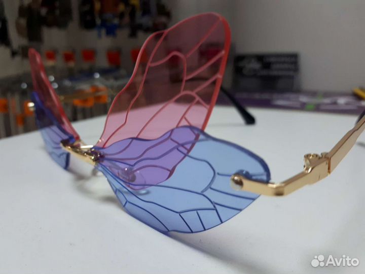 Новые футуристические очки