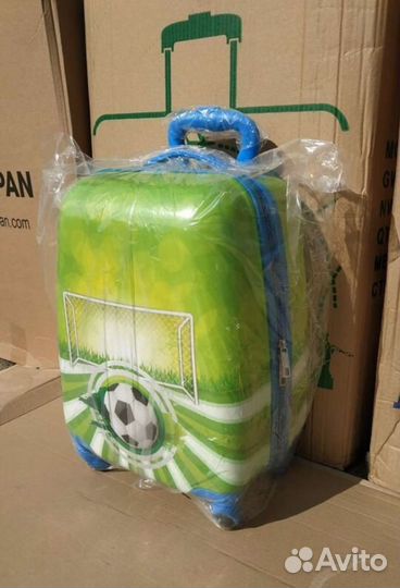 Чемодан детски новый