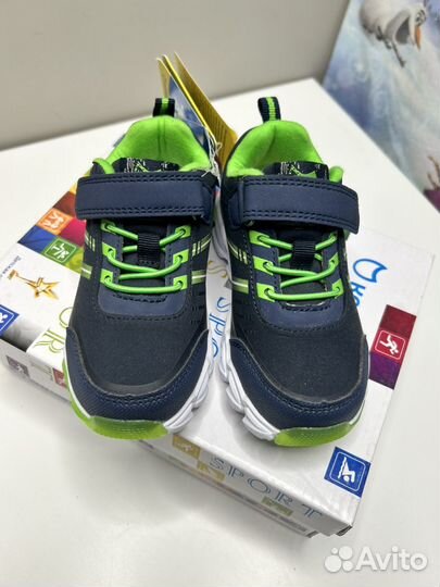 Кроссовки новые котофей 25 размер