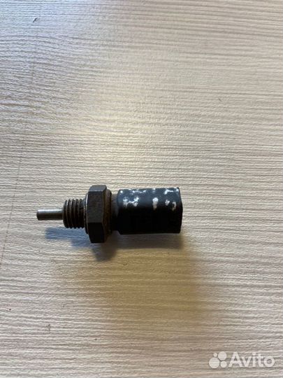 Датчик температуры Renault Duster