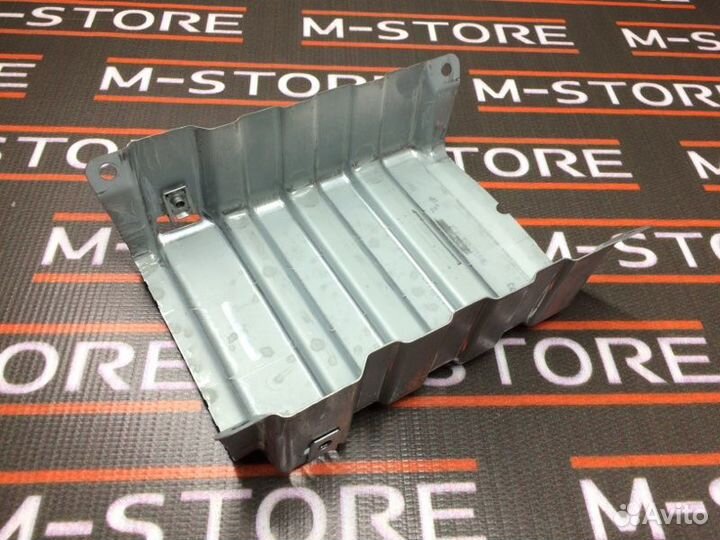 Кронштейн подлокотника Mercedes-Benz S-Class W221