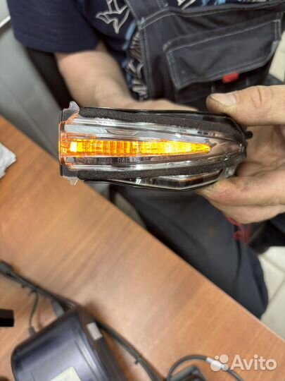 Поворотник зеркала