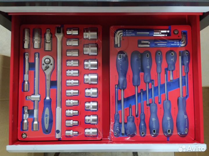 Тележка тзи-6Pro с инструментом Мастак 146 предм