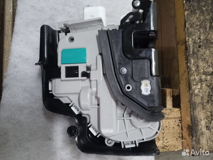 Audi Q5 Fy передний левый дверной замок