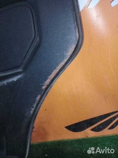 Обшивка боковой двери задняя правая Ваз 213100