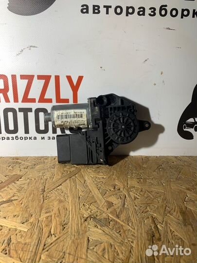 Мотор стеклоподъемника задний левый Volkswagen