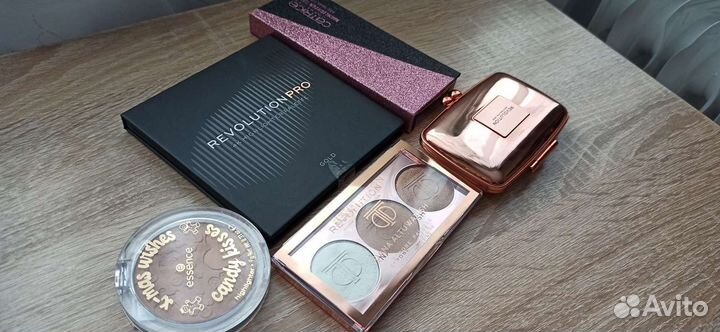 Новые хайлайтеры revolution, catrice, essence