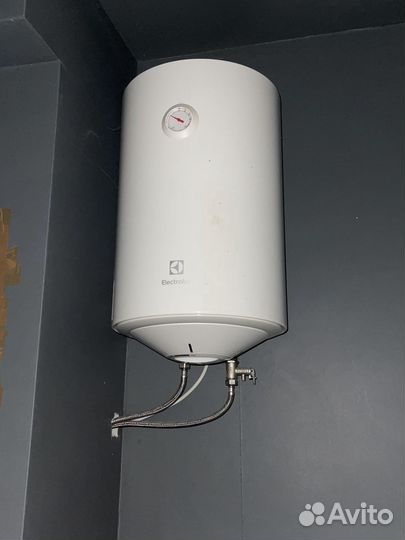 Нагреватель воды Electrolux EWH 30 Quantum Pro